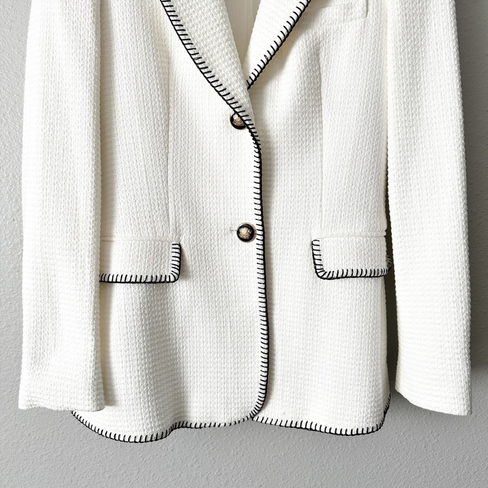 Zara White Textured Tweed Blazer Black Contrast Stitching Gold Buttons Size XS - Picture 3 of 13